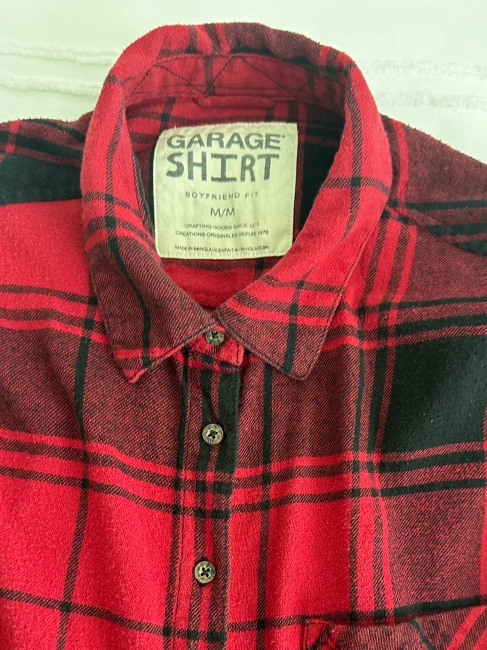 Garage Womens SZ Medium 100% Cotton Red/Black Flannel Boyfriend Button Up Shirt
